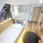 Otel Waldvogel *